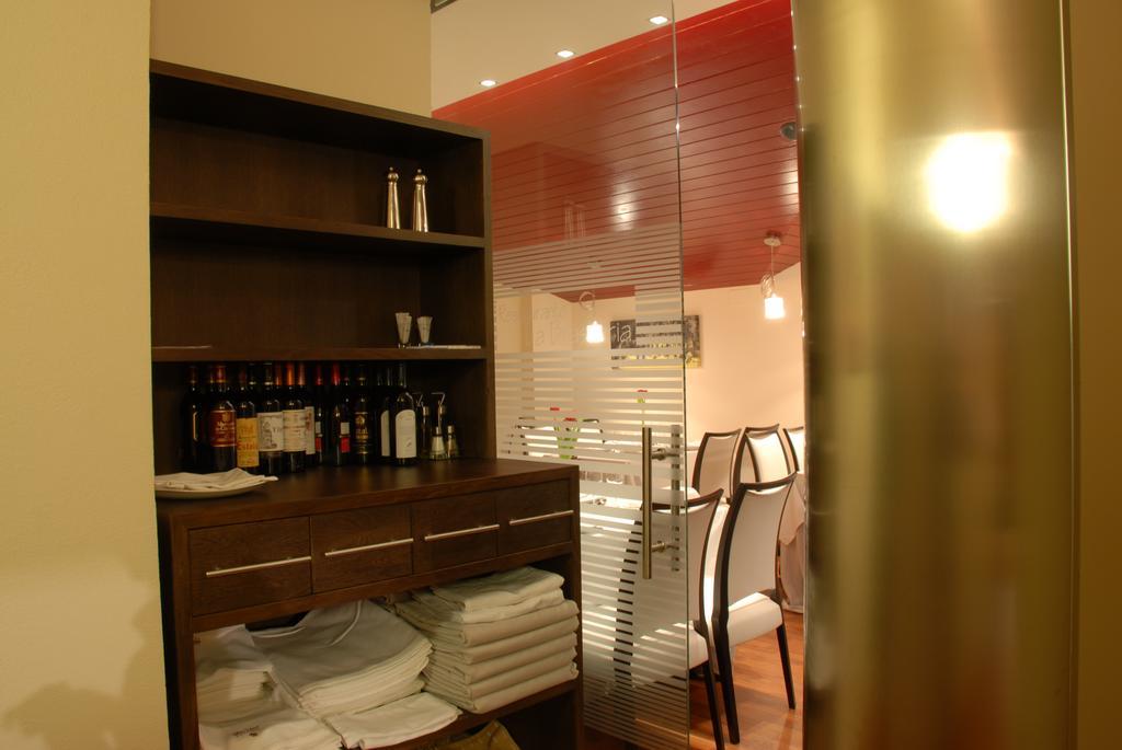 Usias Hotel 3*