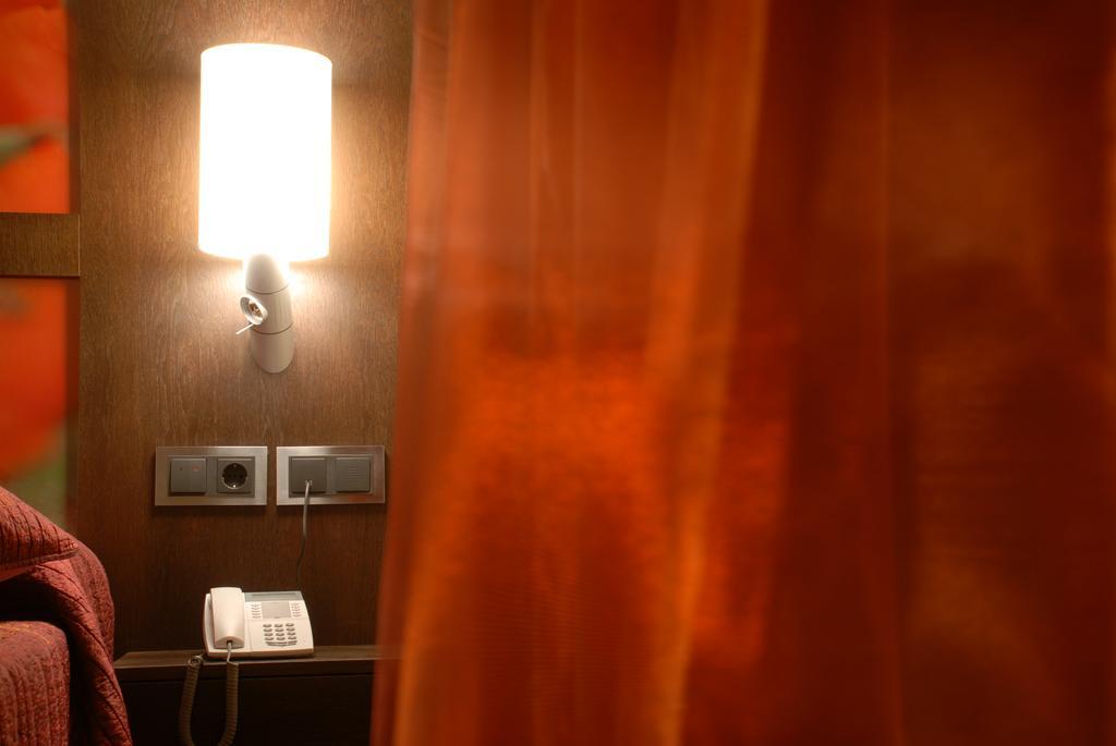 Usias Hotel 3*