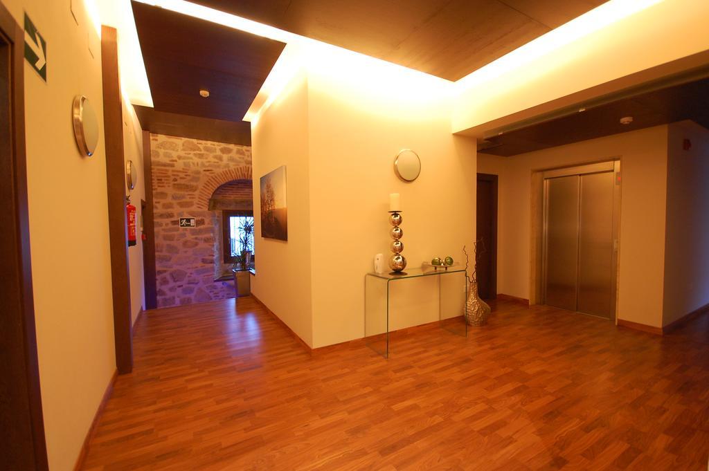 Usias Hotel 3*
